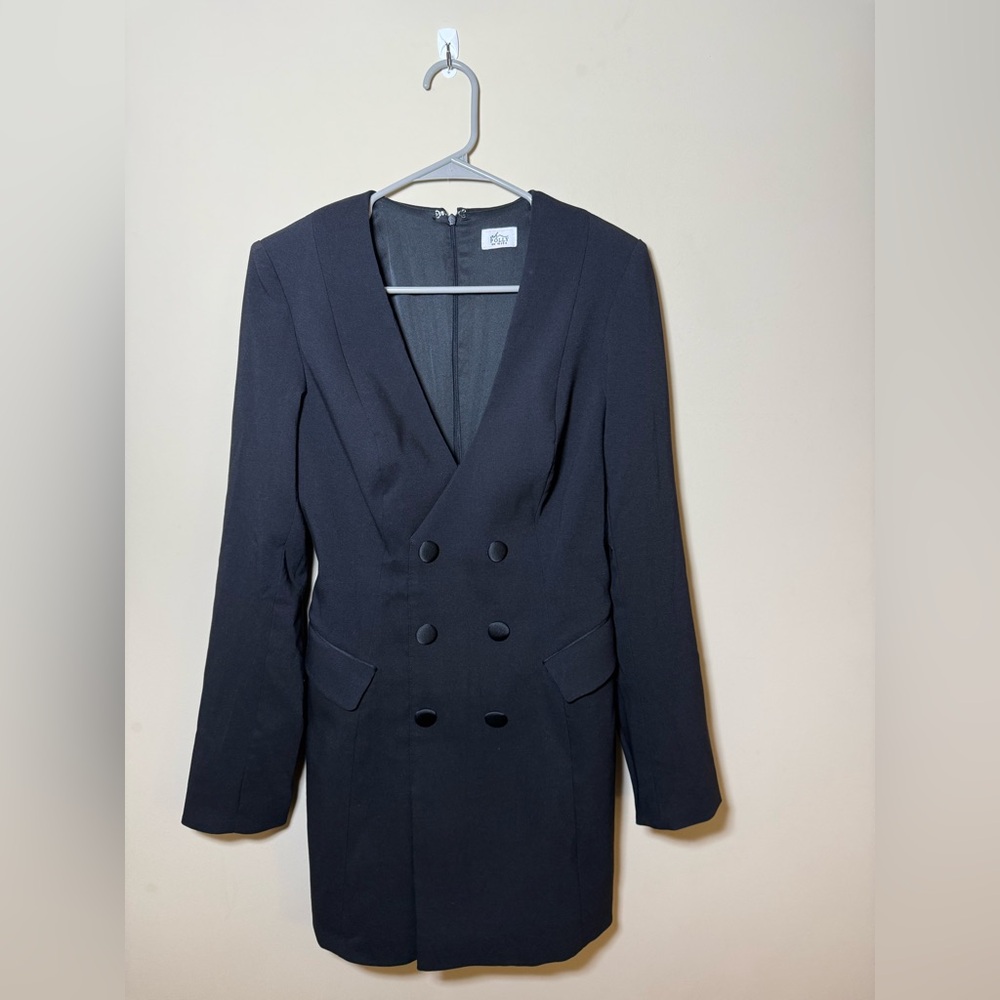 Structured Single-Breasted Blazer Mini Dress in Black - Picture 2 of 4